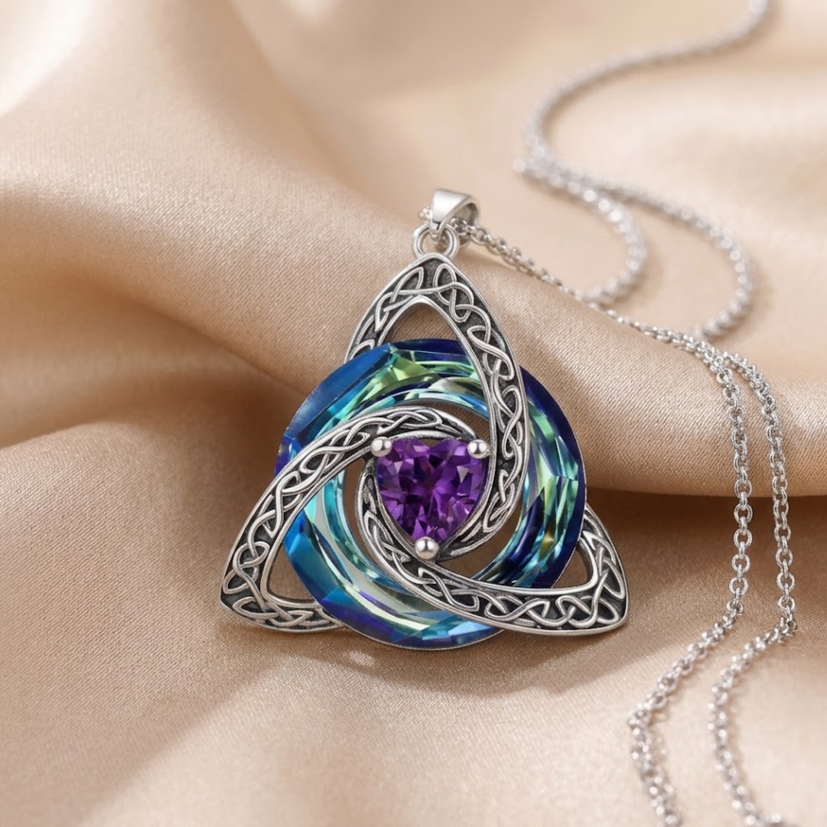 Collier pendentif Trinity Knot avec pierre de naissance de Hannah
