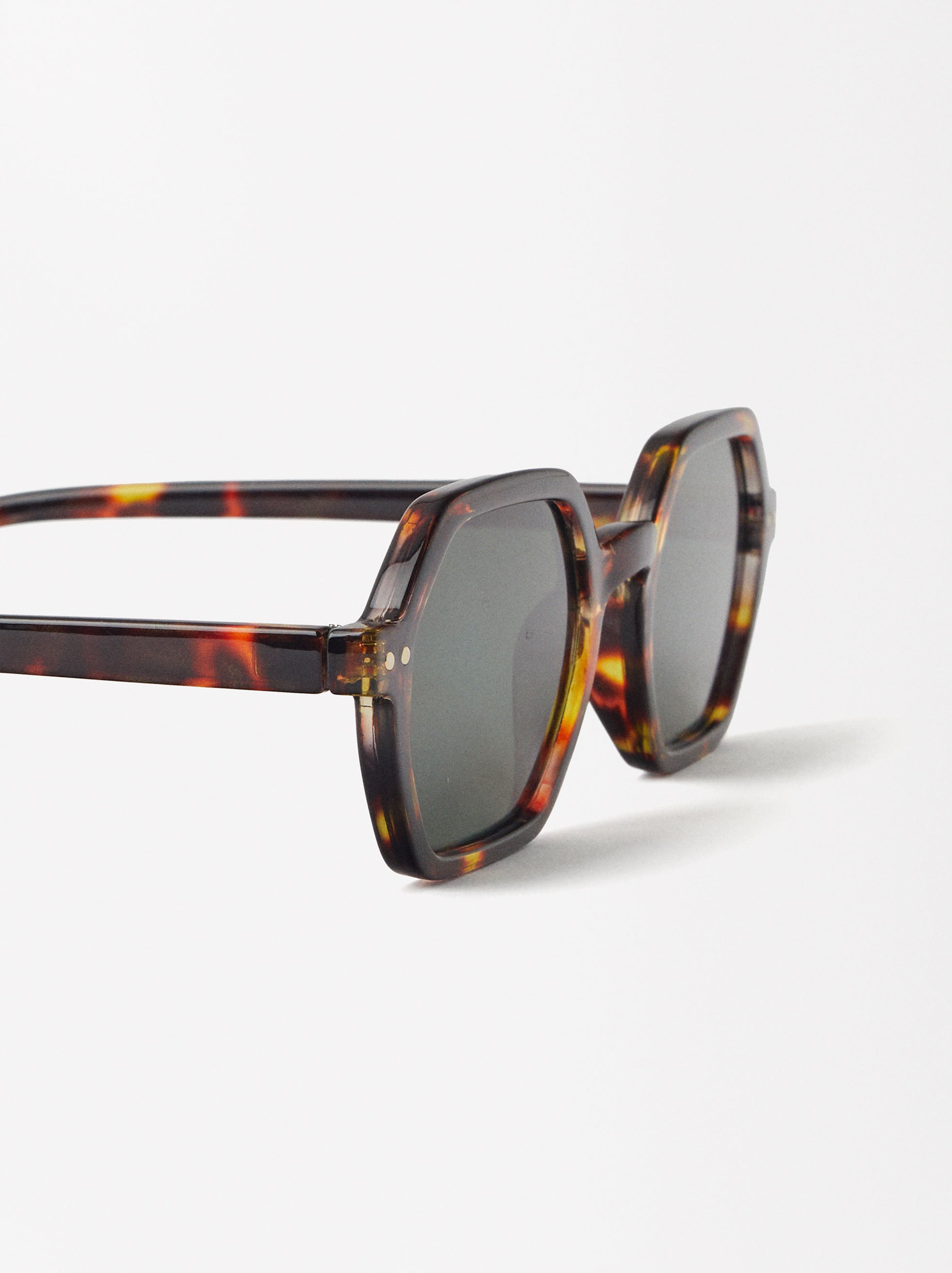 Retro Chic Tortoise Shell Polarized Sunglasses