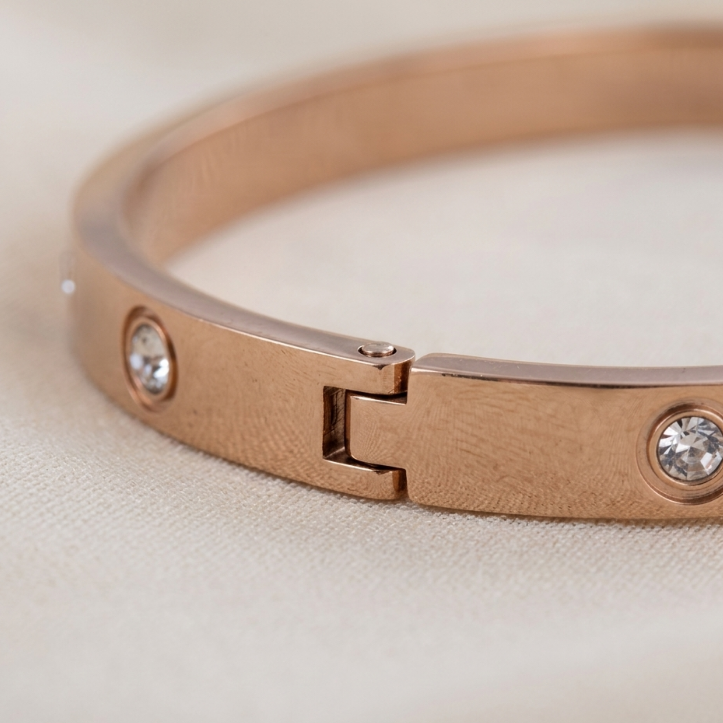 Velindra Luxe Crystal Bangle
