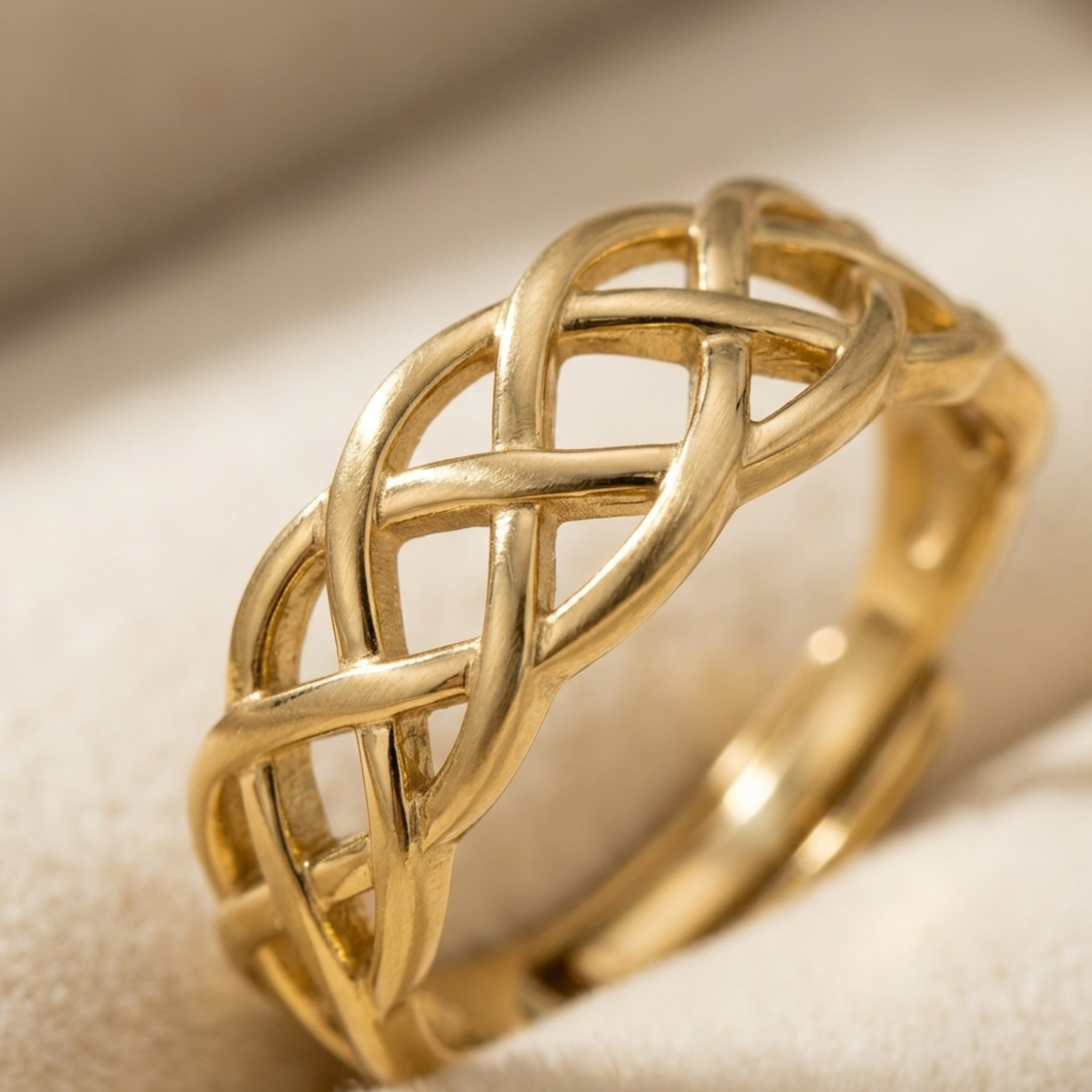 Reynia Interlace Gold Ring