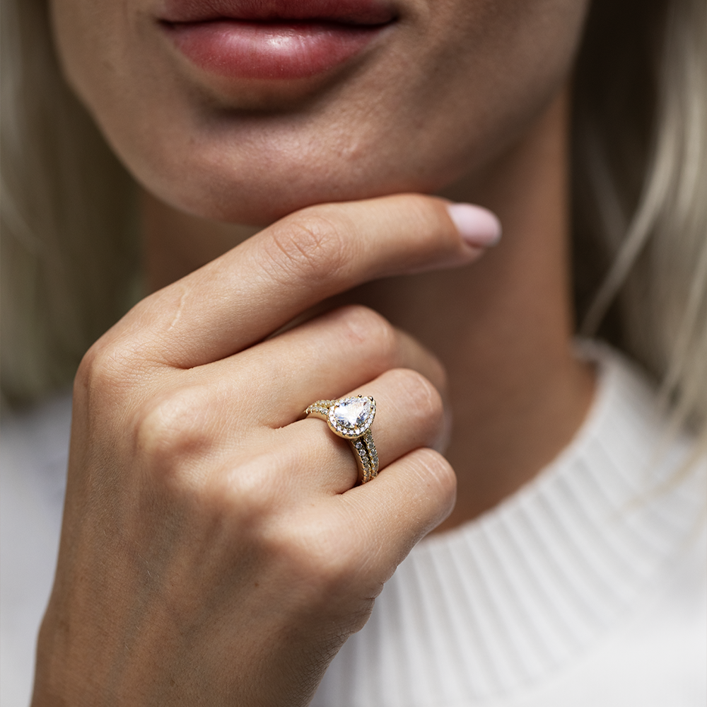 Isabella Moissanite Gold Ring