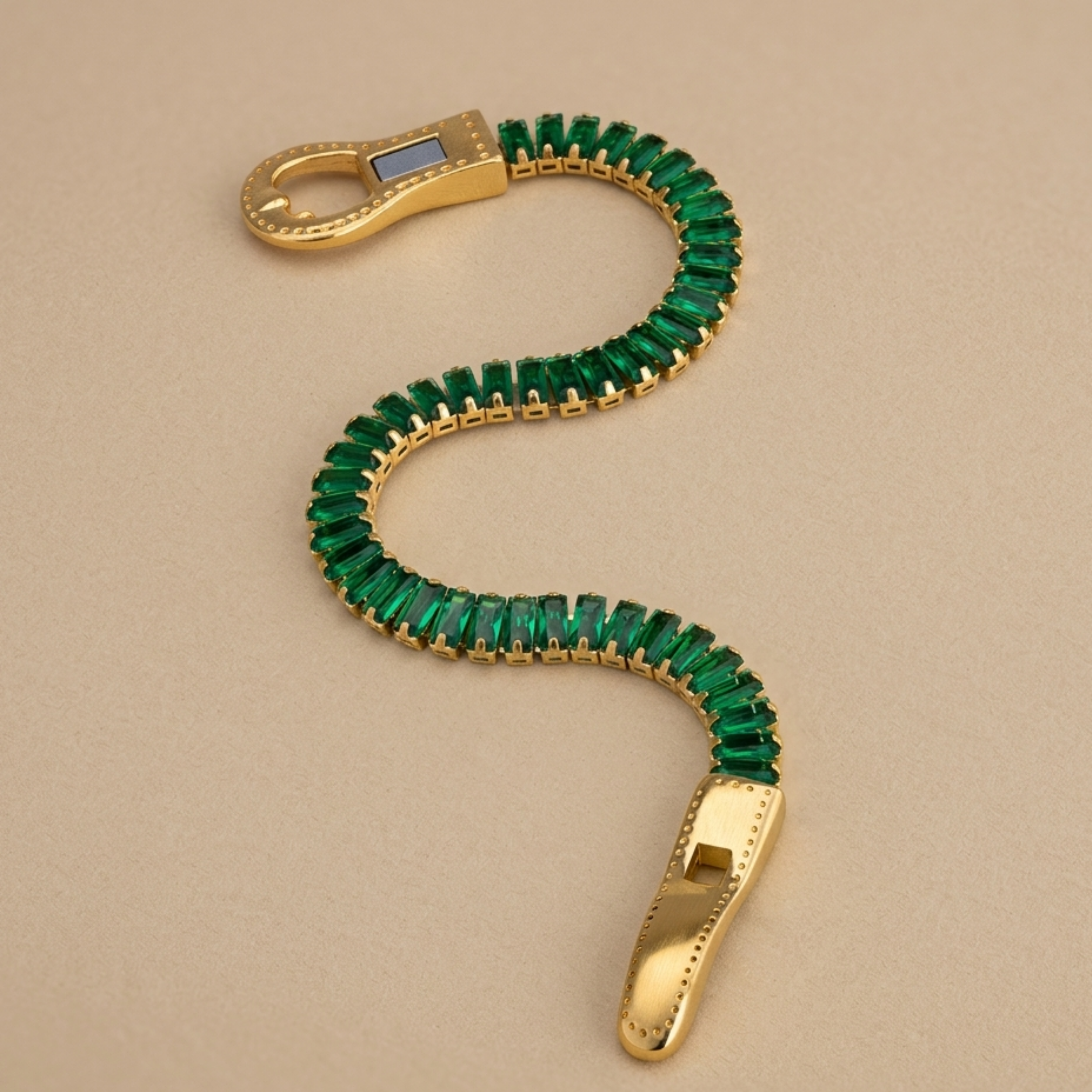 Zephyra Baguette Emerald Bracelet