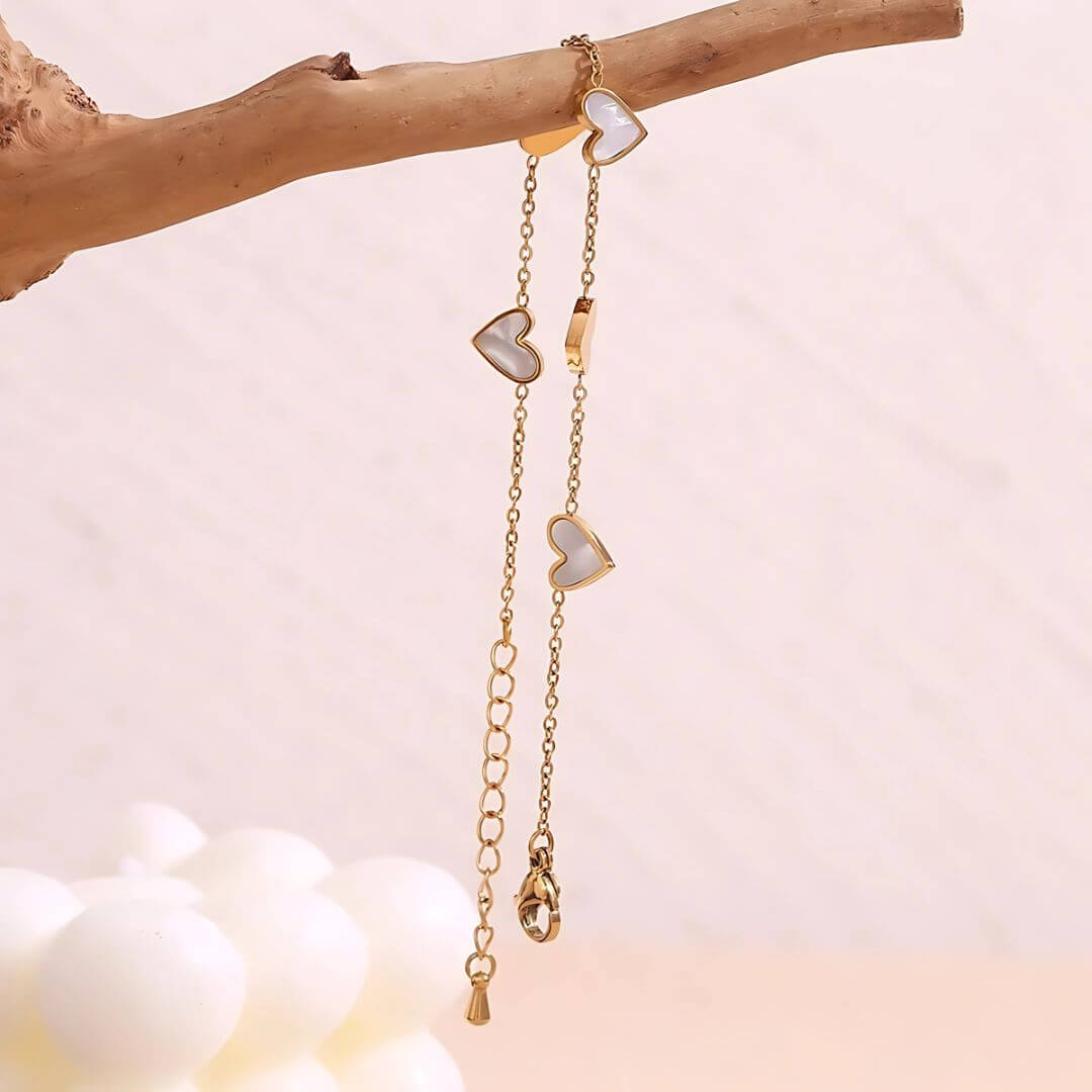 Gold Heart Pendant Bracelet – Romantic Natural Shell Jewelry