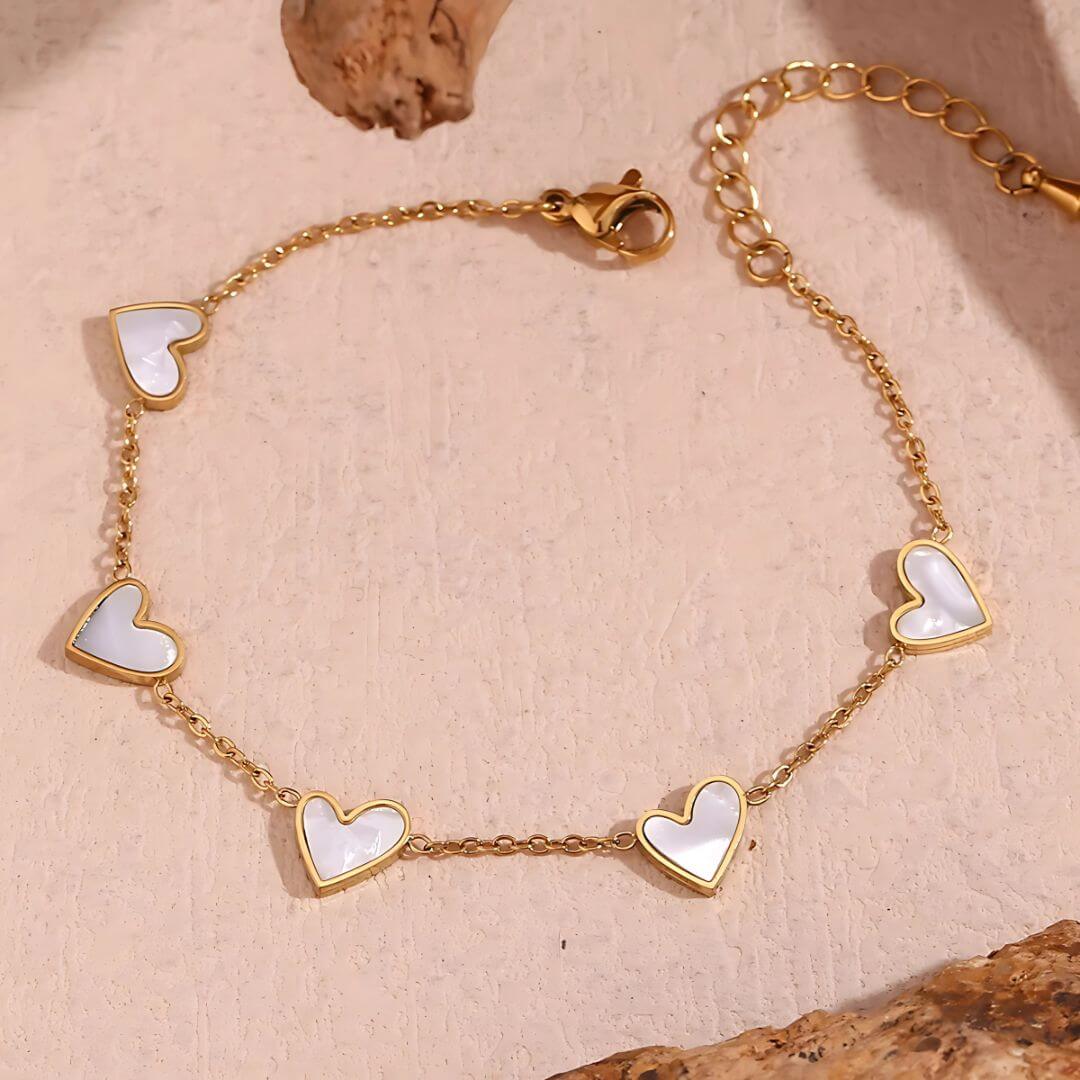 Gold Heart Pendant Bracelet – Romantic Natural Shell Jewelry
