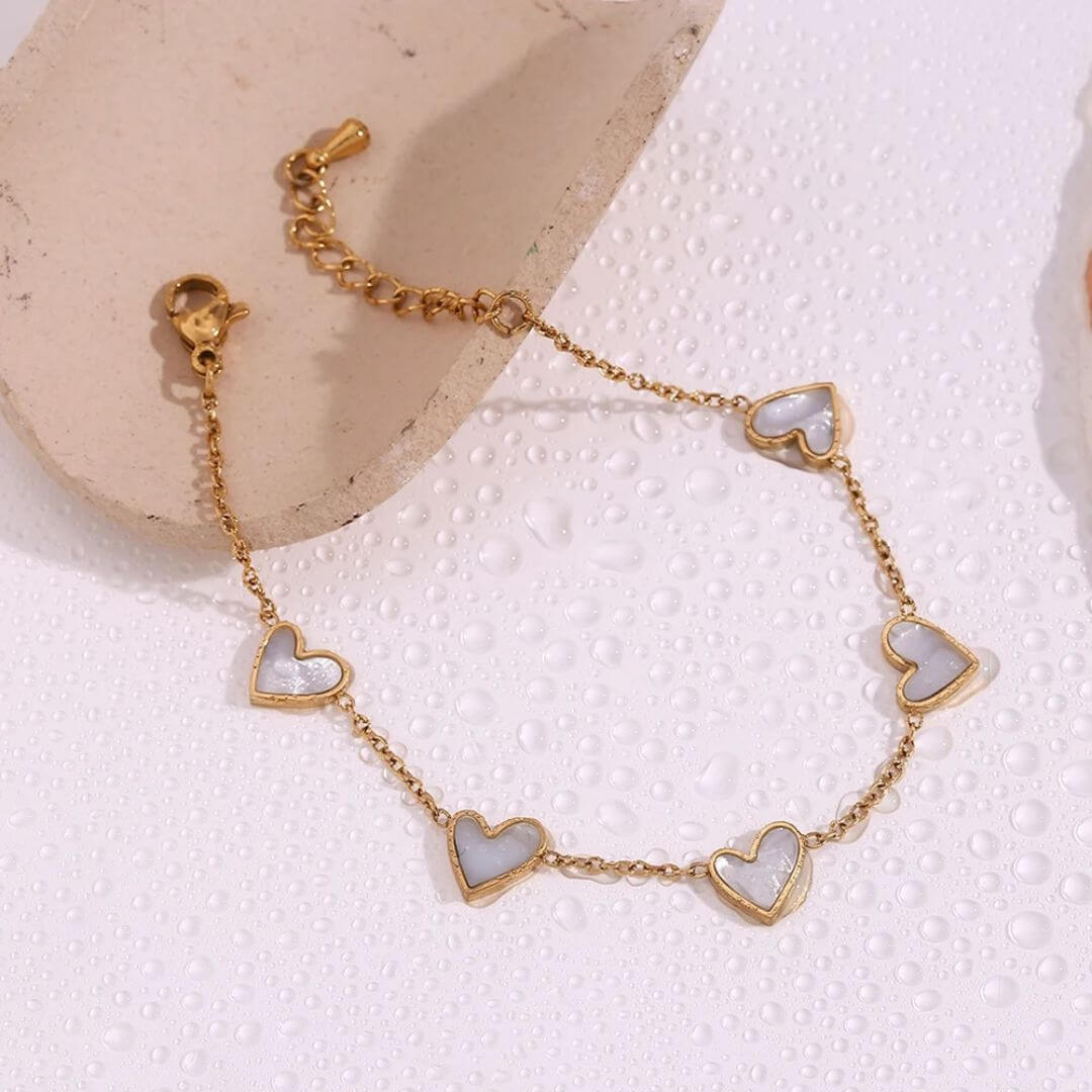 Gold Heart Pendant Bracelet – Romantic Natural Shell Jewelry