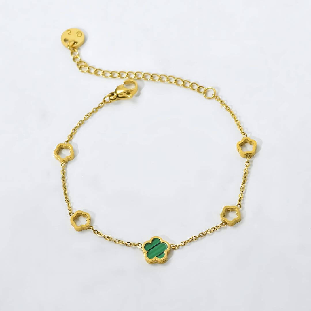 Gold-Plated Five Clover Pendant Bracelet – Elegant Shell & Hollow Charm