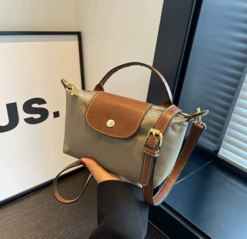 Essentials Mini Leather Pouch