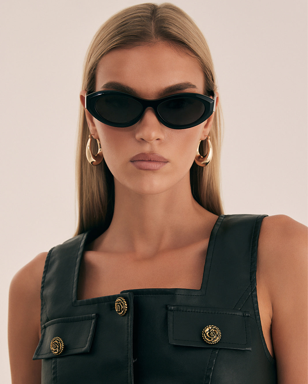 Elegant All-Black Cat-Eye Sunglasses