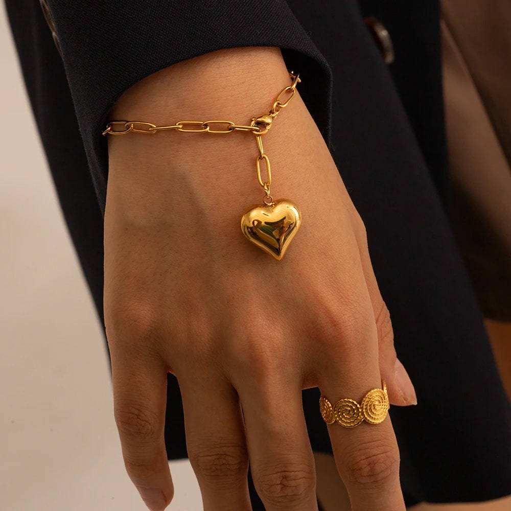 Chunky Heart Pendant Gold Chain Bracelet