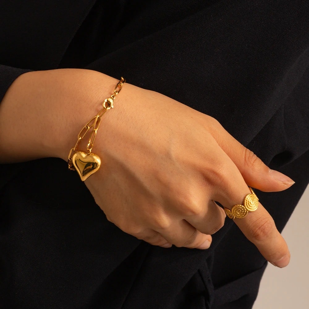 Chunky Heart Pendant Gold Chain Bracelet