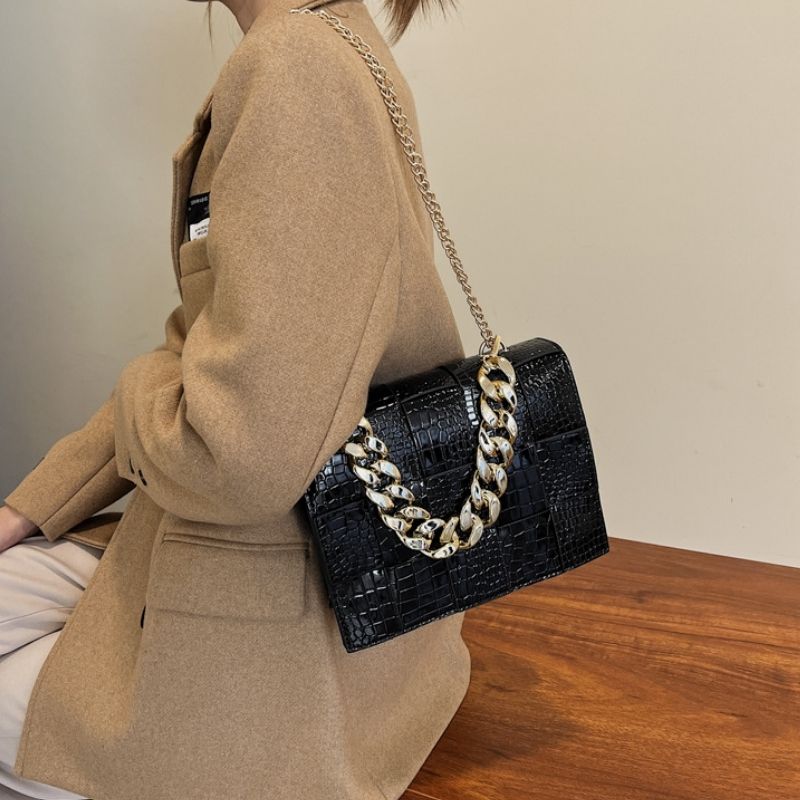 Elegant Crocodile Leather Crossbody Styled Bag – Stylish and Practical for Every Occasion