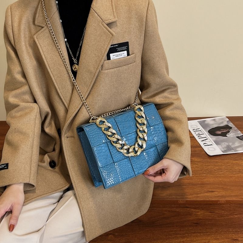 Elegant Crocodile Leather Crossbody Styled Bag – Stylish and Practical for Every Occasion
