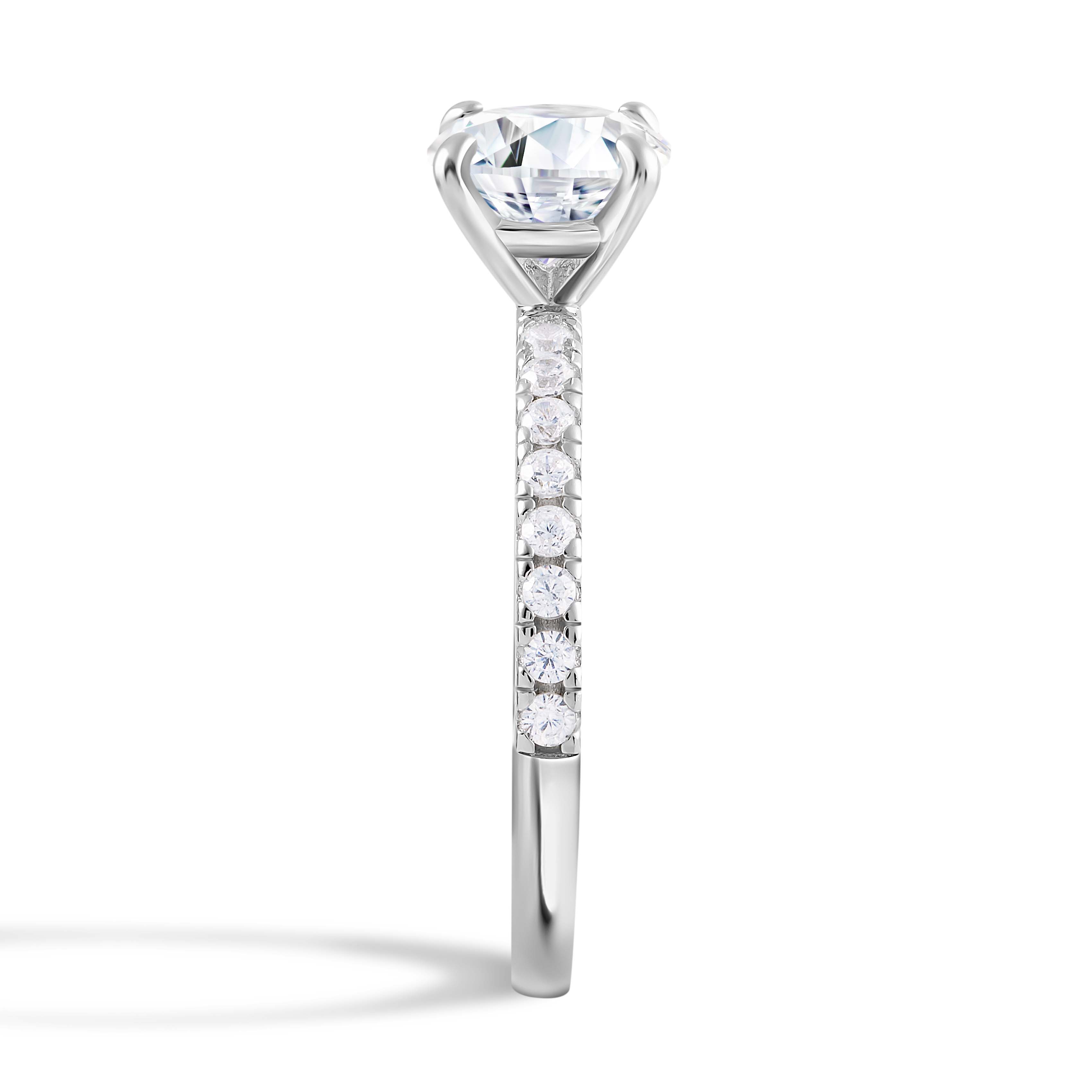 Exquisite Precious Metal Ring with Brilliant Center Stone