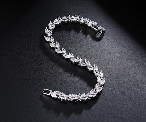 Crystal Leaf Bracelet - UnfoldSerenity