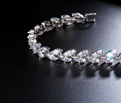 Crystal Leaf Bracelet - UnfoldSerenity