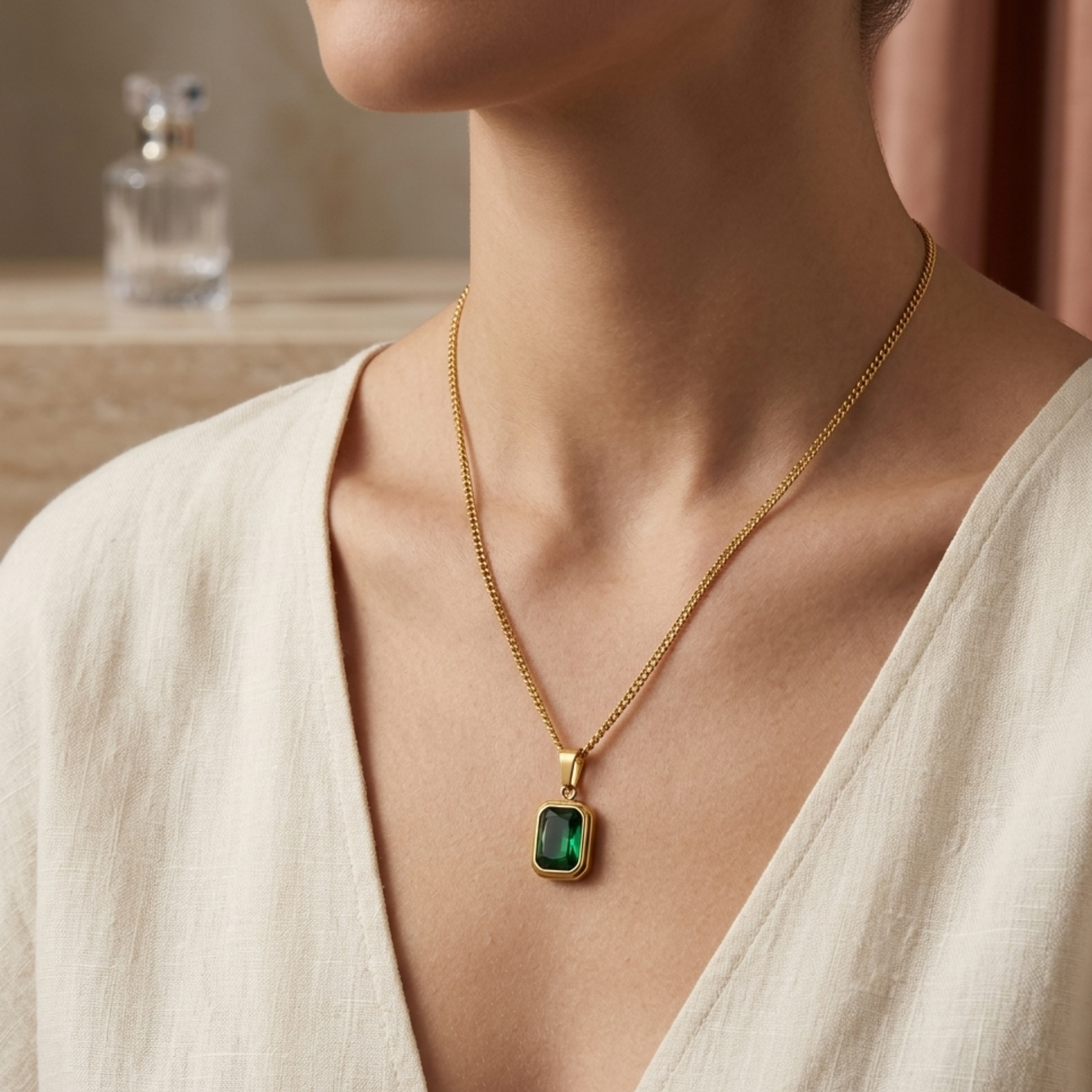 Verdezza Timeless Emerald Pendant Necklace