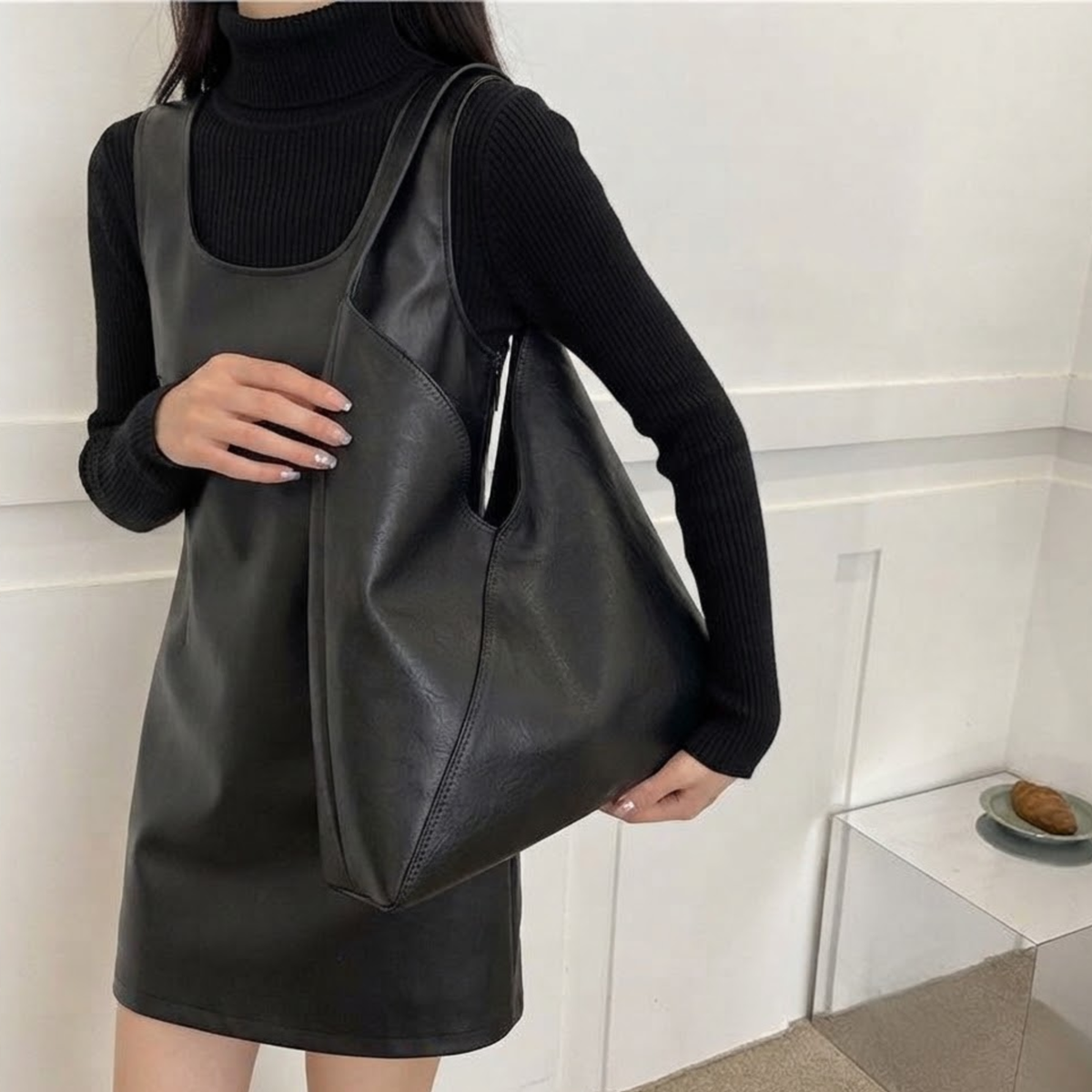 Olivia Leather Shoulder Bag