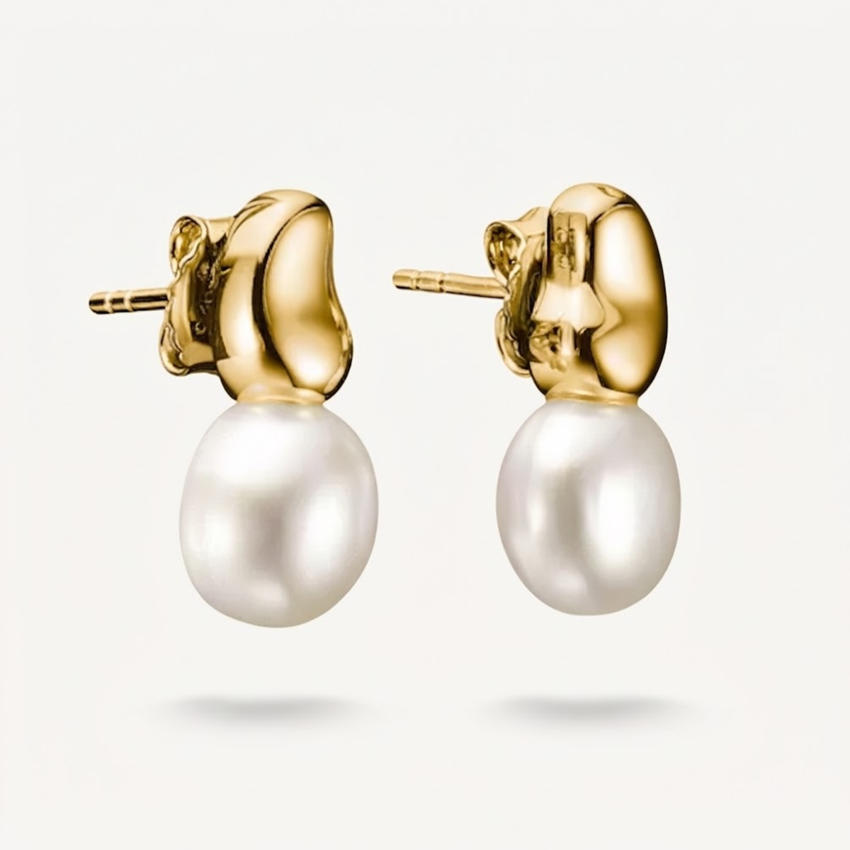 Olivane Pearl Studs