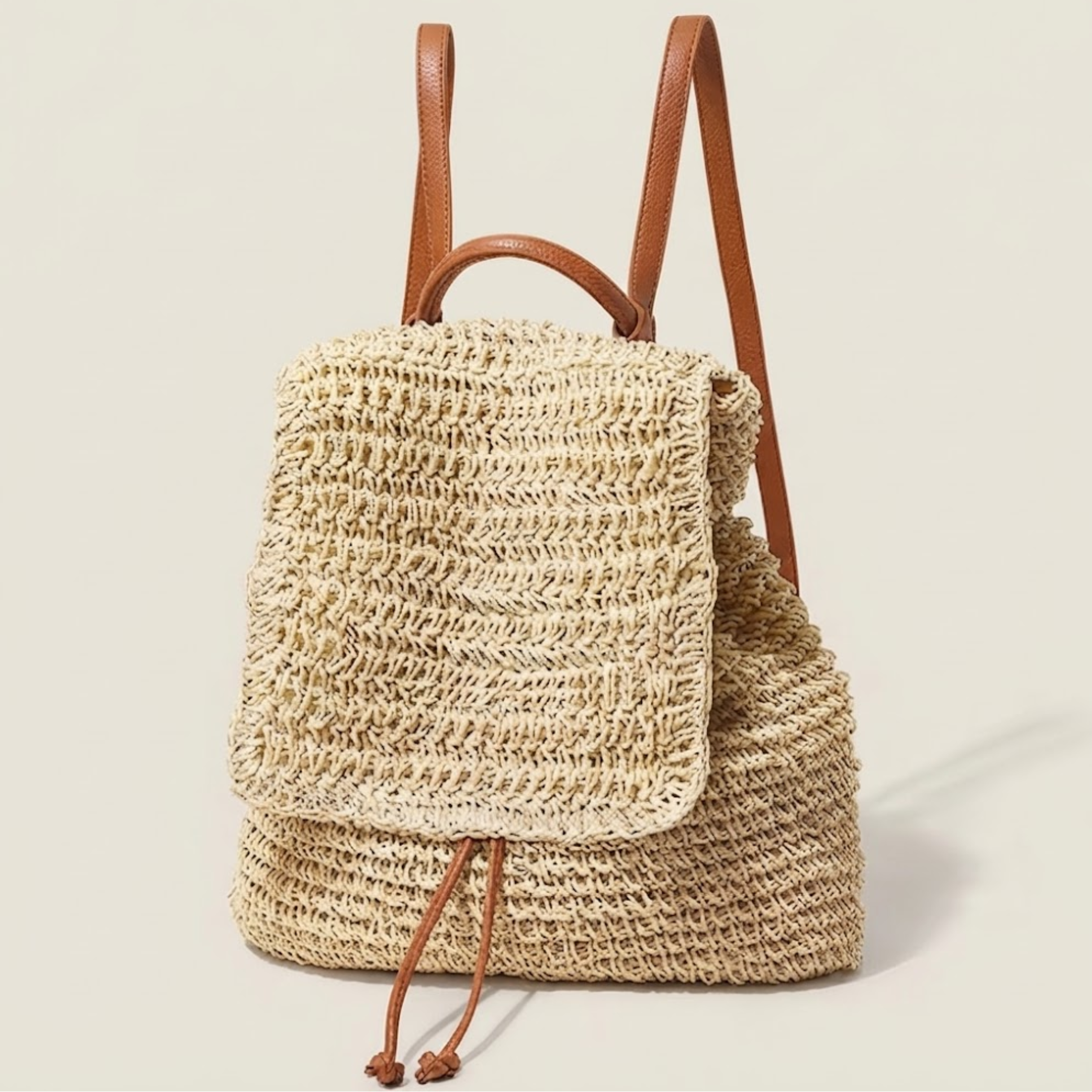 Sac à dos Gwen en paille tressée de style bohème avec rabat
