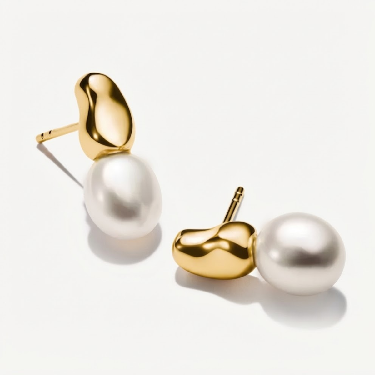 Olivane Pearl Studs