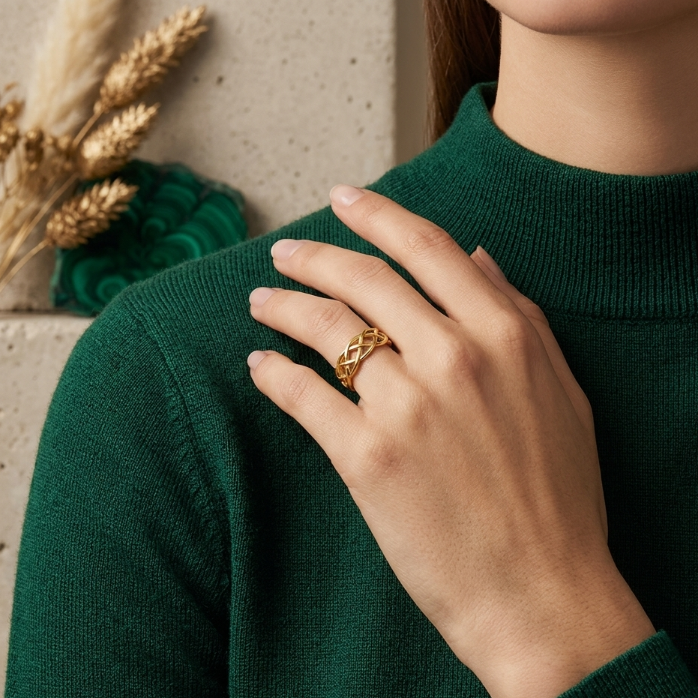 Reynia Interlace Gold Ring