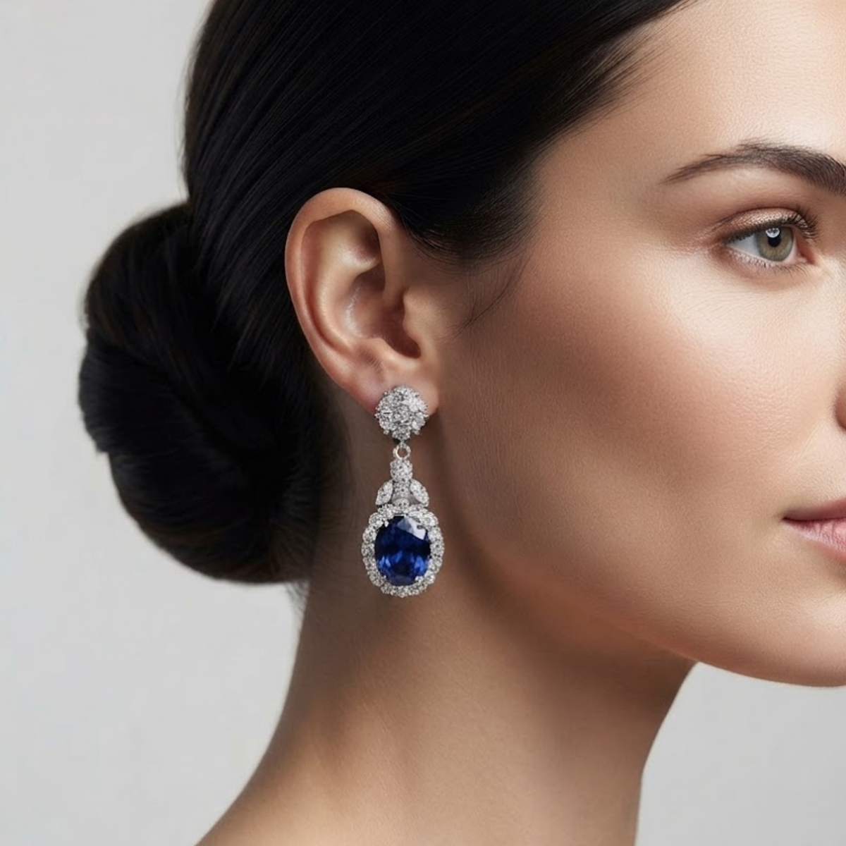Boucles d’oreilles pendantes en cristal saphir Aurora