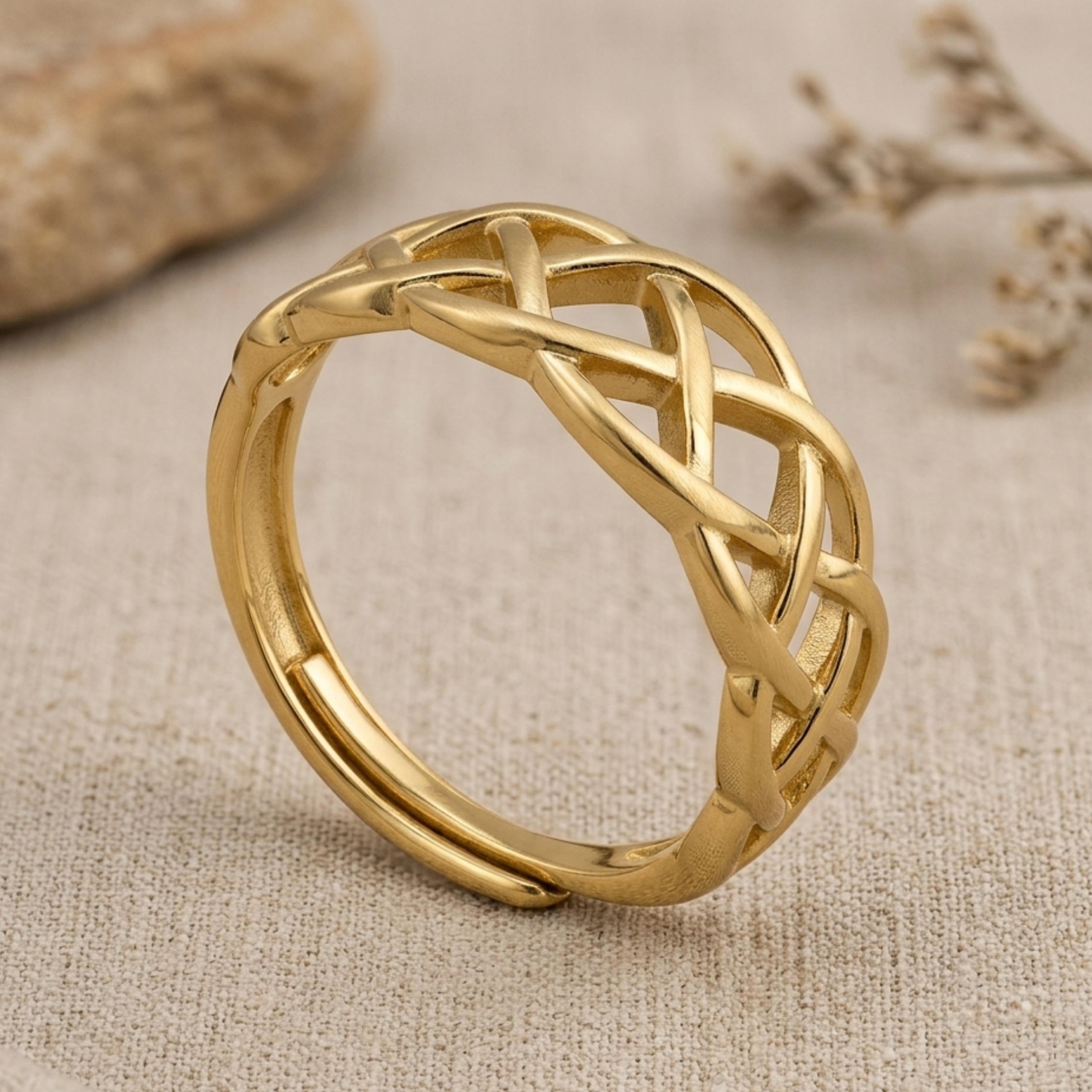 Reynia Interlace Gold Ring