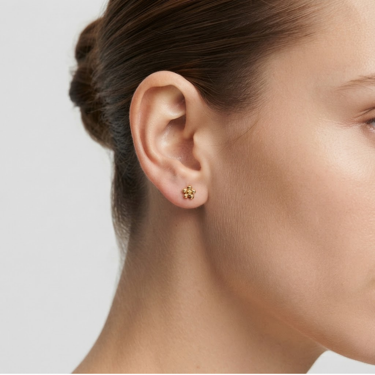 Astine Minimal Stud Earrings