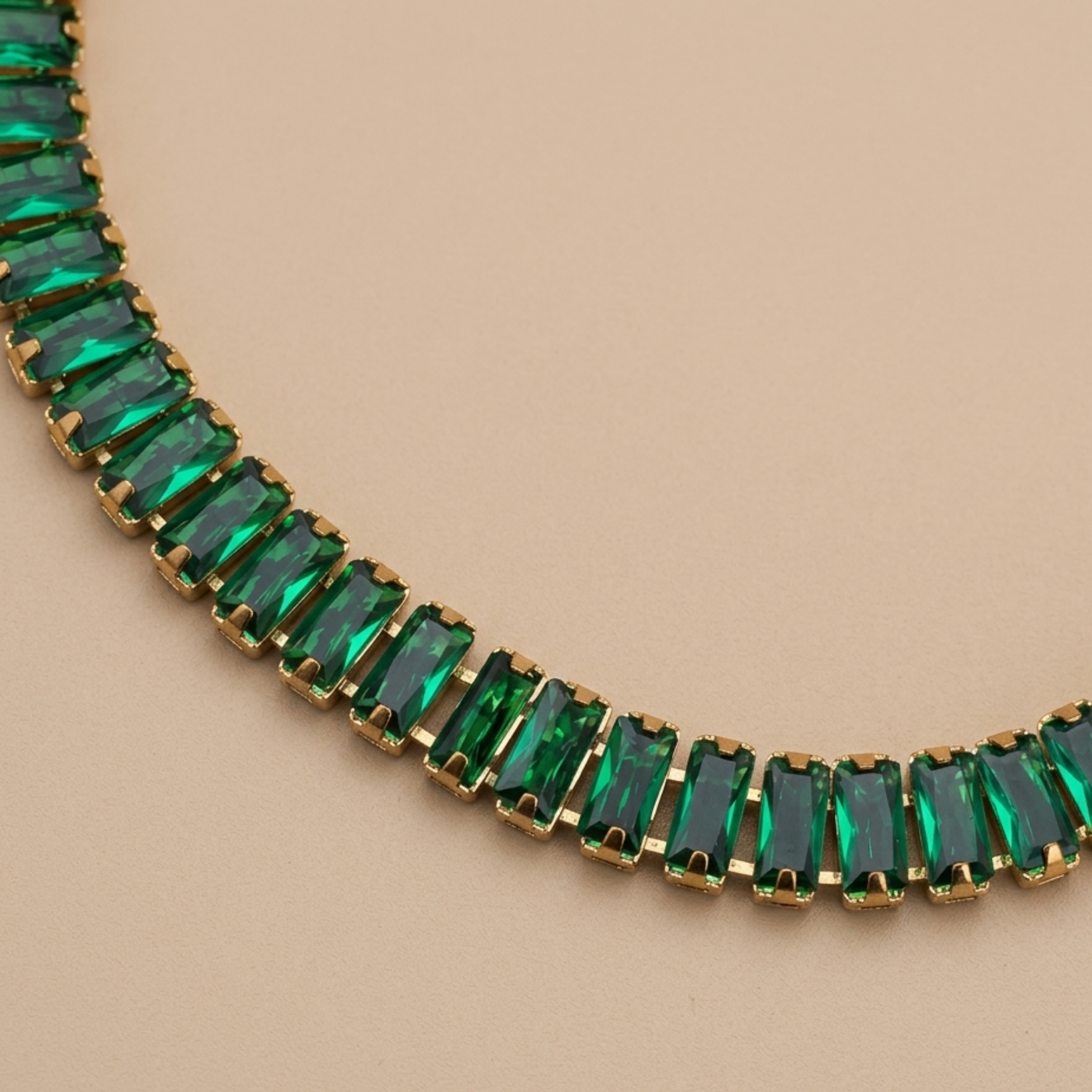 Zephyra Baguette Emerald Bracelet