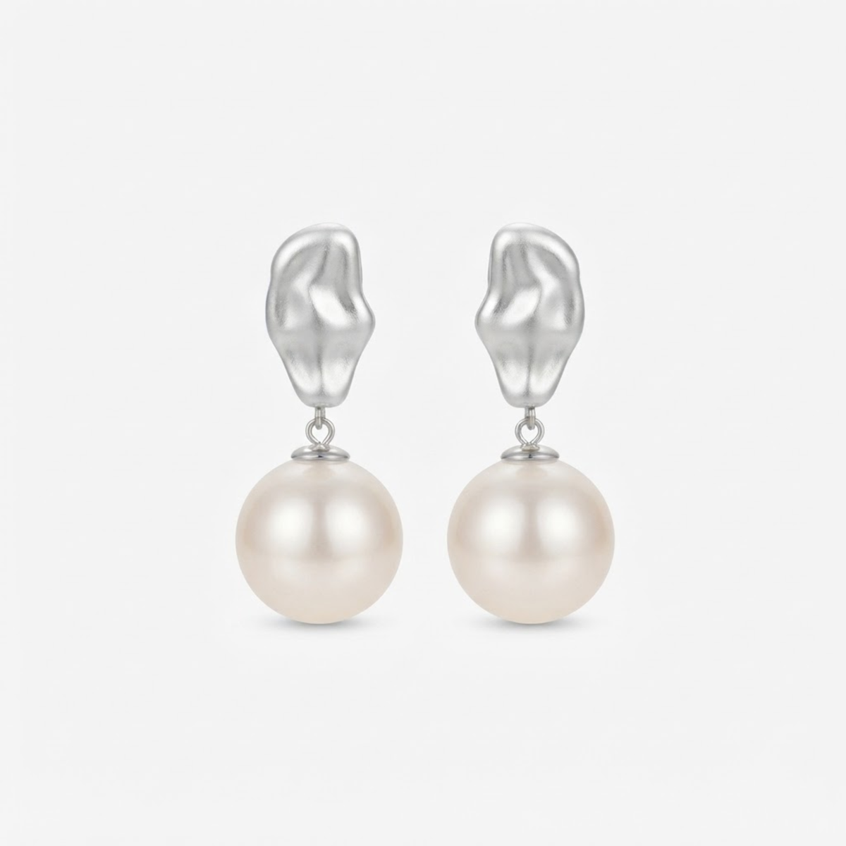 Olivane Pearl Studs