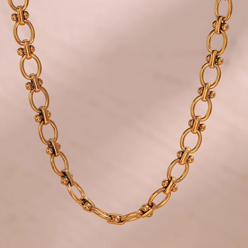 Bold Bridget Oval Link Chain Necklace – Modern Statement Jewelry for Any Occasion