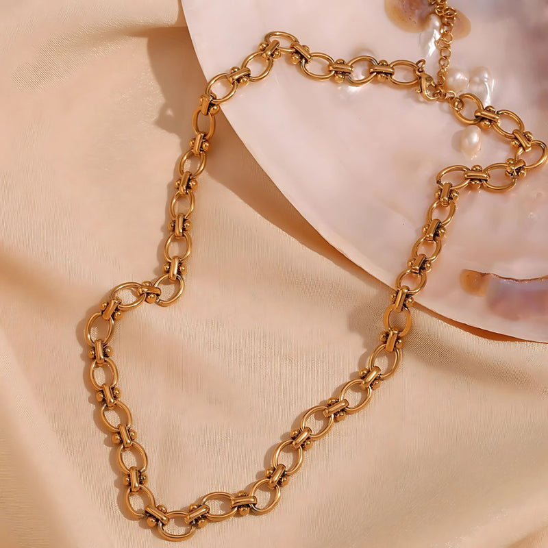 Bold Bridget Oval Link Chain Necklace – Modern Statement Jewelry for Any Occasion