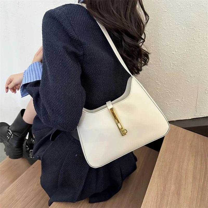 Luxe Waterproof Handbag – Style and Durability in One