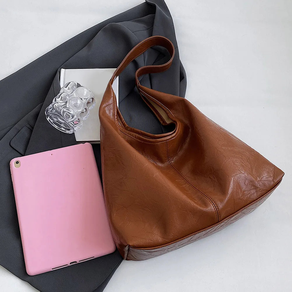 Luxe Waterproof Handbag – Elegant and Functional
