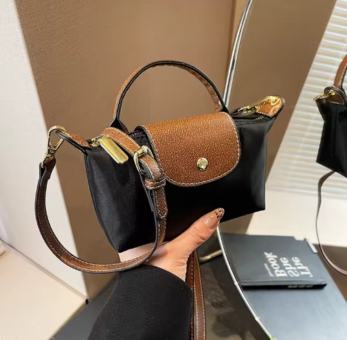 Mini pochette in pelle Essentials  