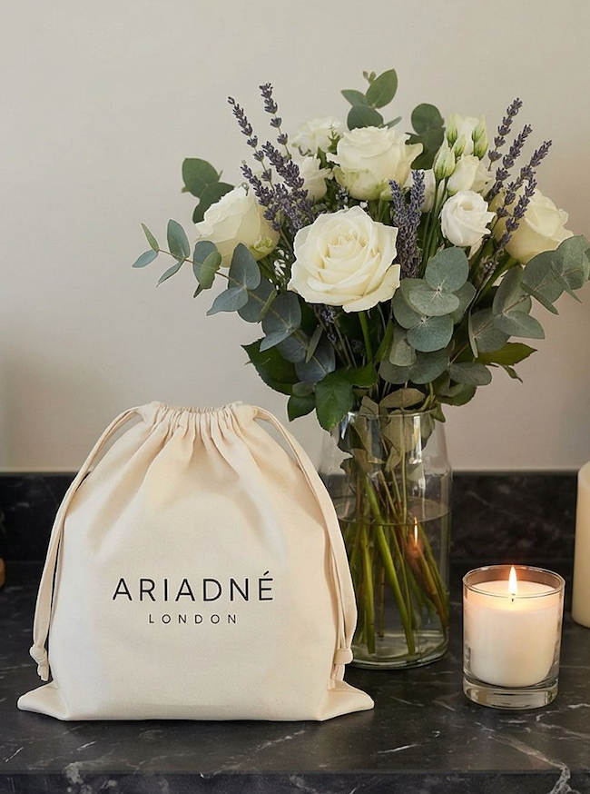 Ariadné Dust Bag Cover