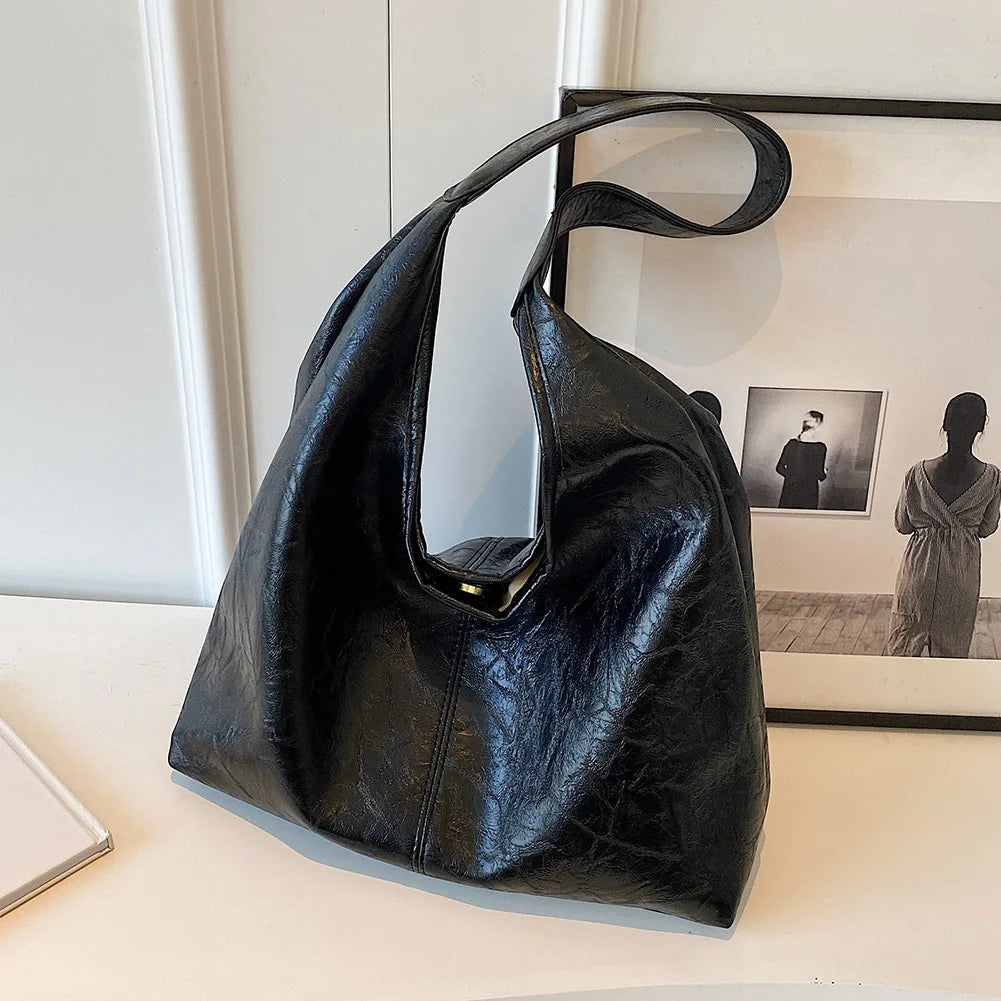 Luxe Waterproof Handbag – Elegant and Functional
