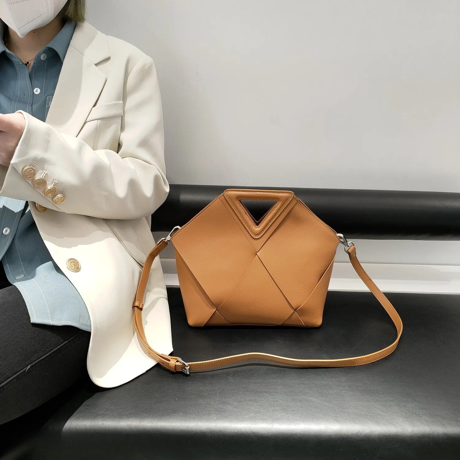 Elegant Luxe Handbag – Stylish and Durable