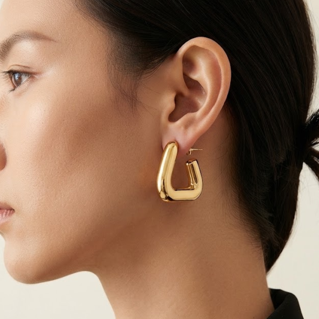 Livia Triangle Curve Earrings