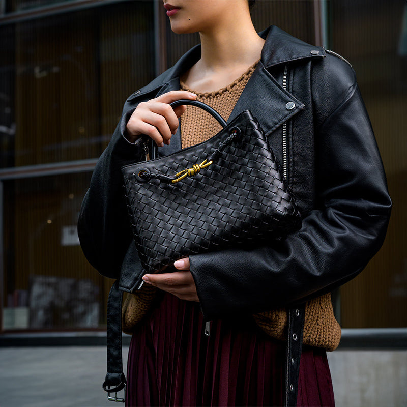 Elegant Woven Crossbody Bag for Timeless Style and Everyday Use